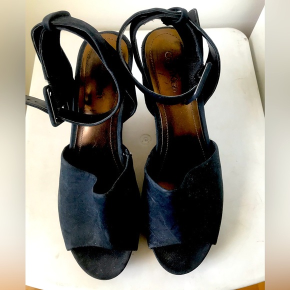 Calvin Klein strappy wedge heel with elastic flex - Picture 3 of 4